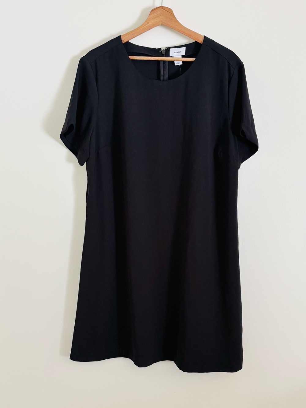 NWT Old Navy Short-Sleeve Shift Dress in Blackjack
